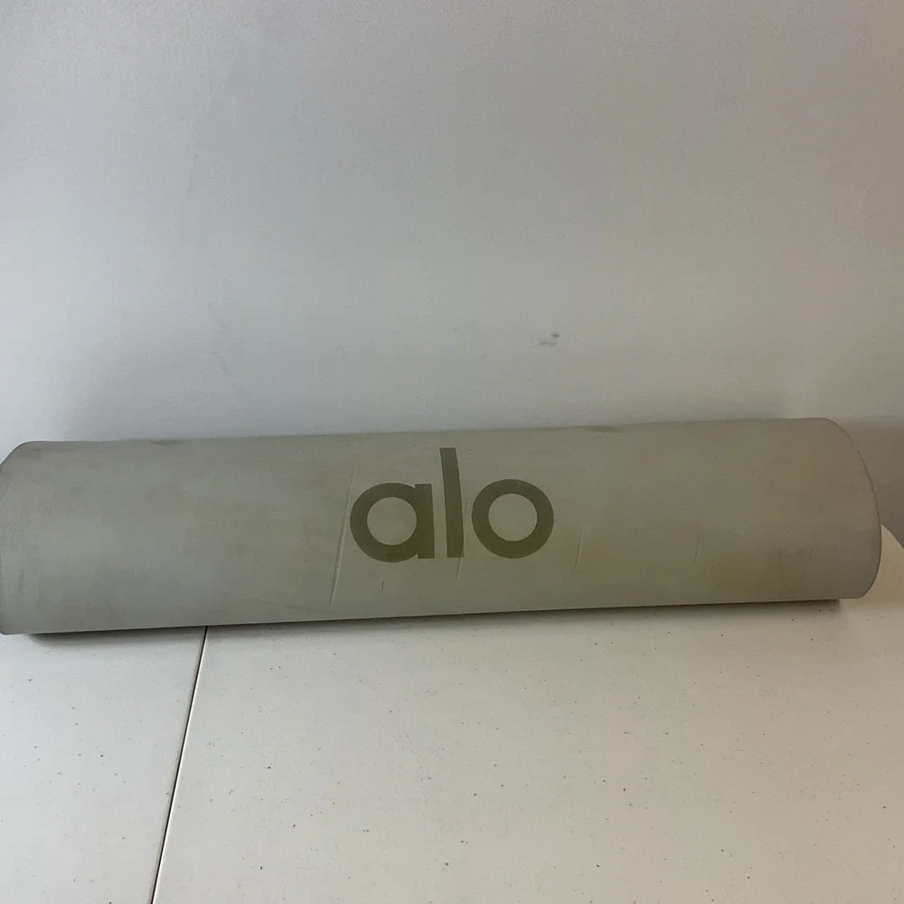 Alo Yoga Warrior Yoga Mat Smoky Quartz Good used condition